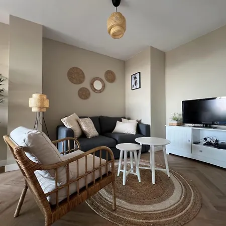 アパート Tifi-maties Borumbot